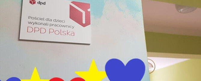 Tablica informacyjna - pościel dla dzieci wykonali pracownicy DPD Polska